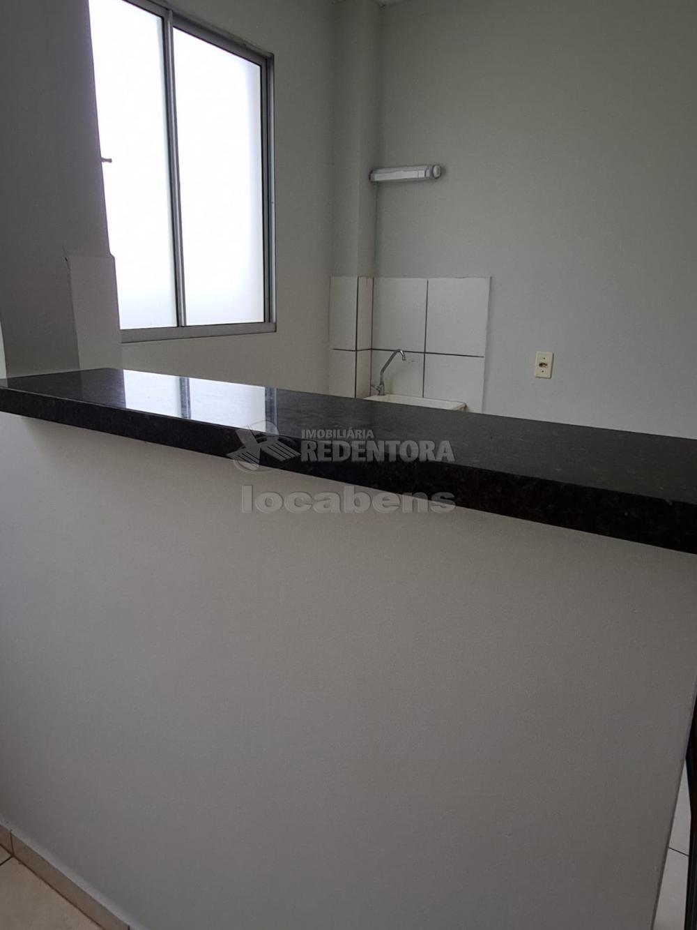 Comprar Apartamento / Padrão em São José do Rio Preto R$ 199.500,00 - Foto 3