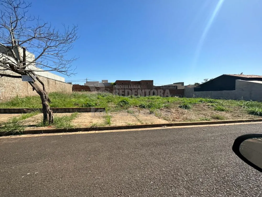 Comprar Terreno / Padrão em São José do Rio Preto R$ 106.000,00 - Foto 1