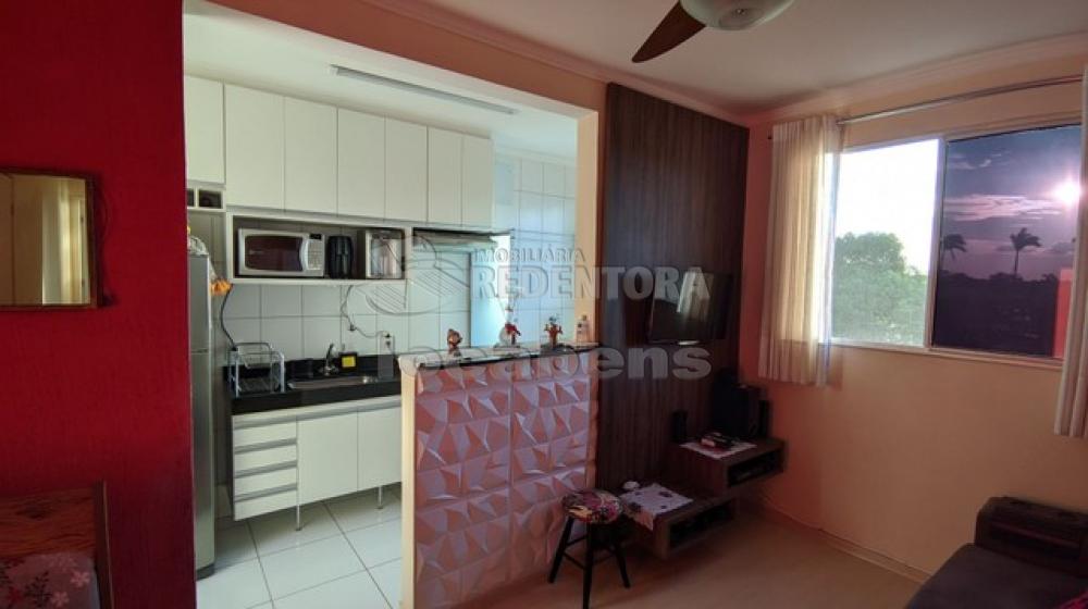 Comprar Apartamento / Padrão em São José do Rio Preto R$ 185.000,00 - Foto 3