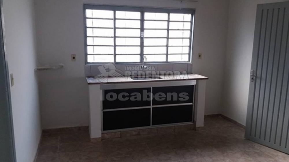 Comprar Casa / Padrão em São José do Rio Preto R$ 300.000,00 - Foto 4