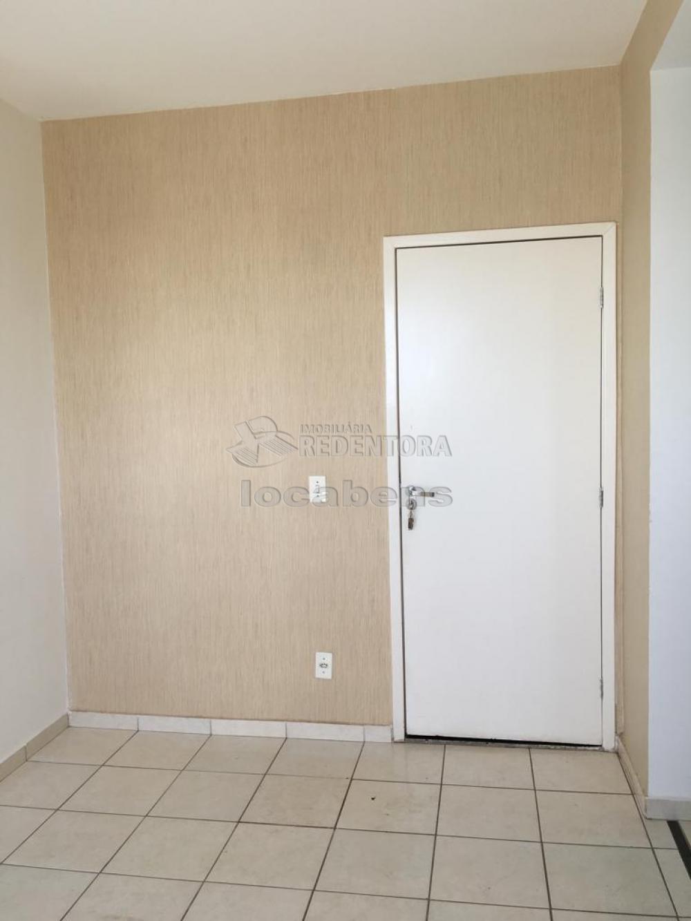 Comprar Apartamento / Padrão em São José do Rio Preto apenas R$ 230.000,00 - Foto 2