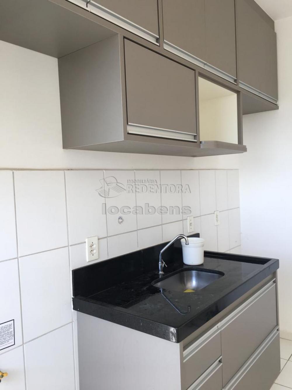 Comprar Apartamento / Padrão em São José do Rio Preto R$ 230.000,00 - Foto 4