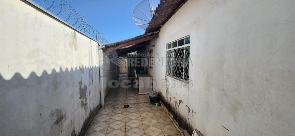 Comprar Casa / Padrão em São José do Rio Preto R$ 240.000,00 - Foto 2