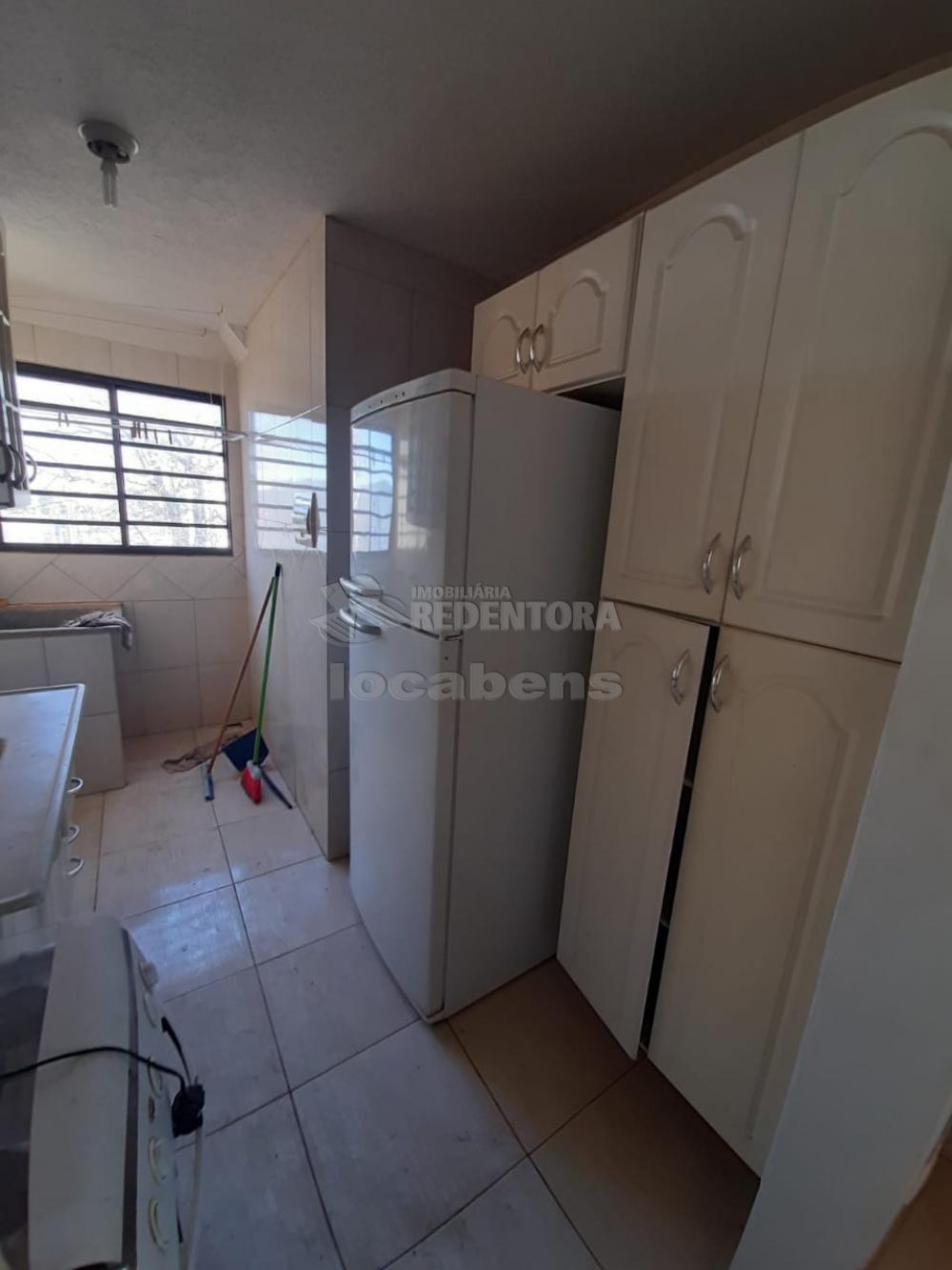 Comprar Apartamento / Padrão em São José do Rio Preto R$ 160.000,00 - Foto 2