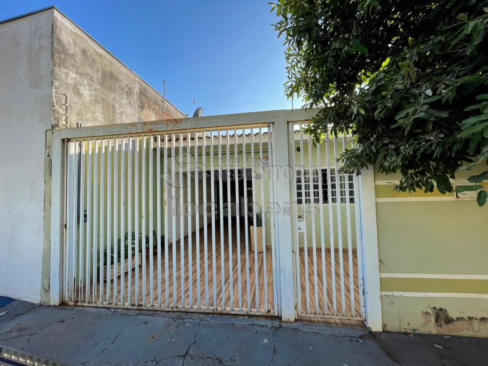 Alugar Casa / Padrão em São José do Rio Preto R$ 1.300,00 - Foto 1