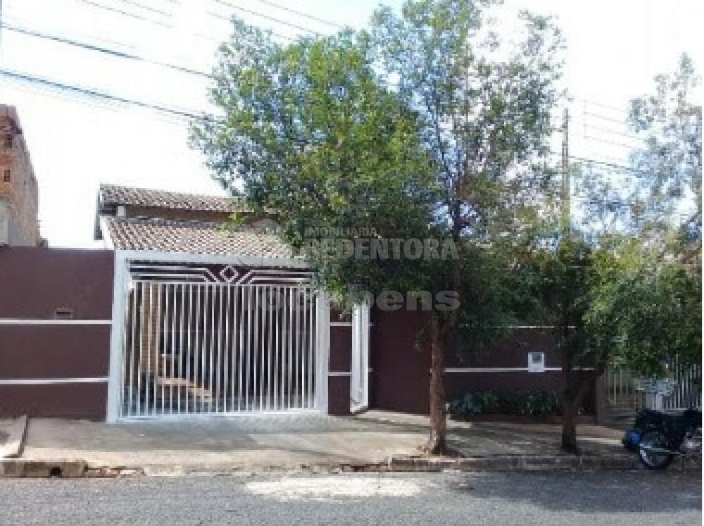 Comprar Casa / Padrão em São José do Rio Preto R$ 220.000,00 - Foto 1