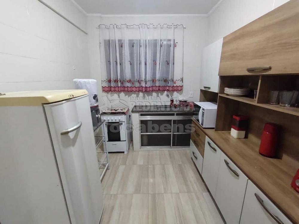 Comprar Apartamento / Padrão em São José do Rio Preto R$ 250.000,00 - Foto 4