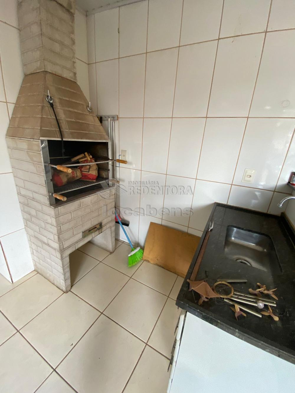 Comprar Casa / Padrão em São José do Rio Preto R$ 190.000,00 - Foto 2