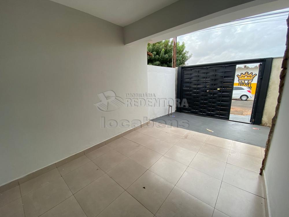 Alugar Casa / Padrão em São José do Rio Preto R$ 900,00 - Foto 2