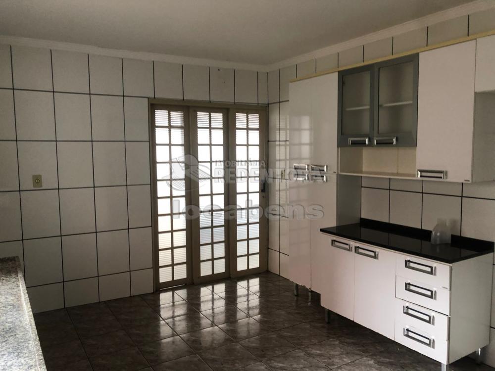 Alugar Casa / Padrão em Guapiaçu R$ 1.100,00 - Foto 2