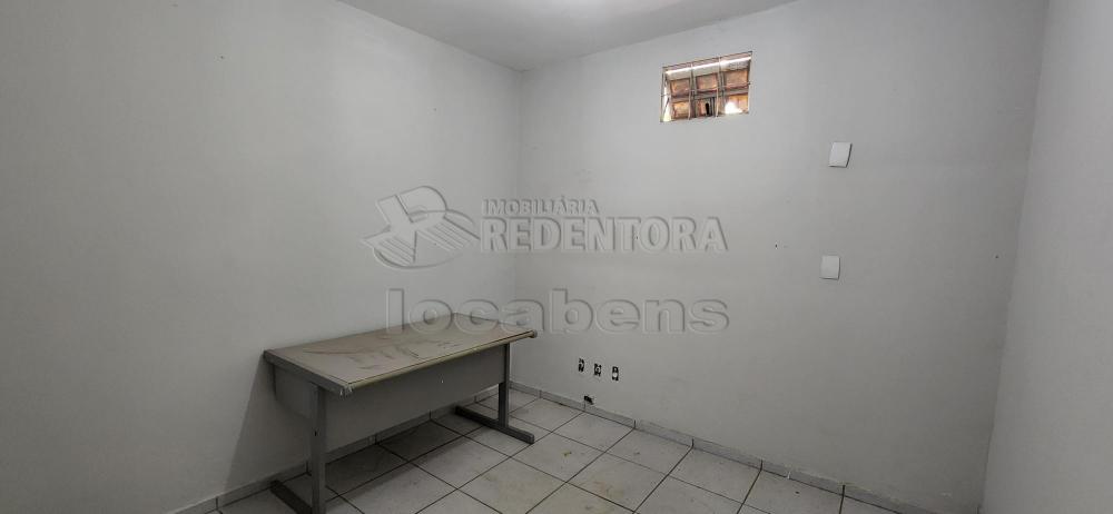 Alugar Comercial / Salão em São José do Rio Preto R$ 12.000,00 - Foto 4