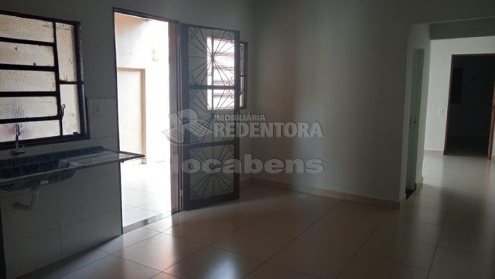 Comprar Casa / Padrão em São José do Rio Preto R$ 200.000,00 - Foto 3