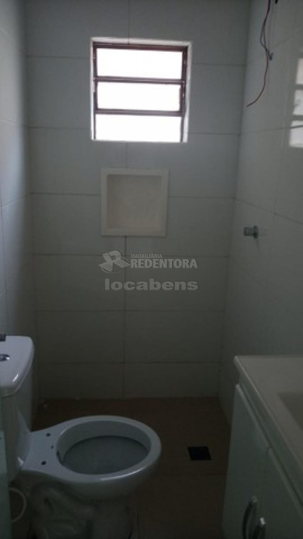 Comprar Casa / Padrão em São José do Rio Preto R$ 200.000,00 - Foto 4