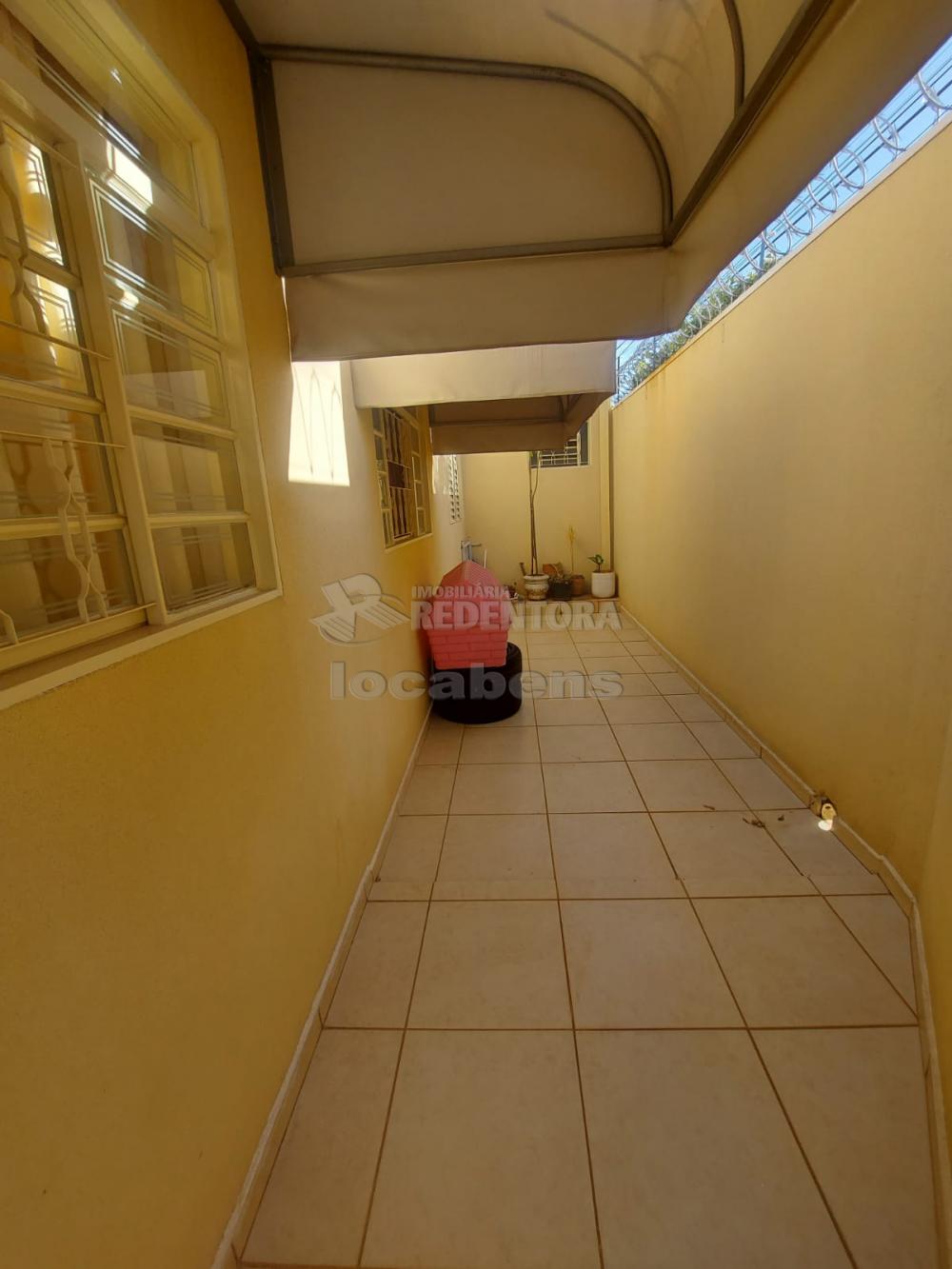 Alugar Casa / Padrão em São José do Rio Preto R$ 1.500,00 - Foto 3