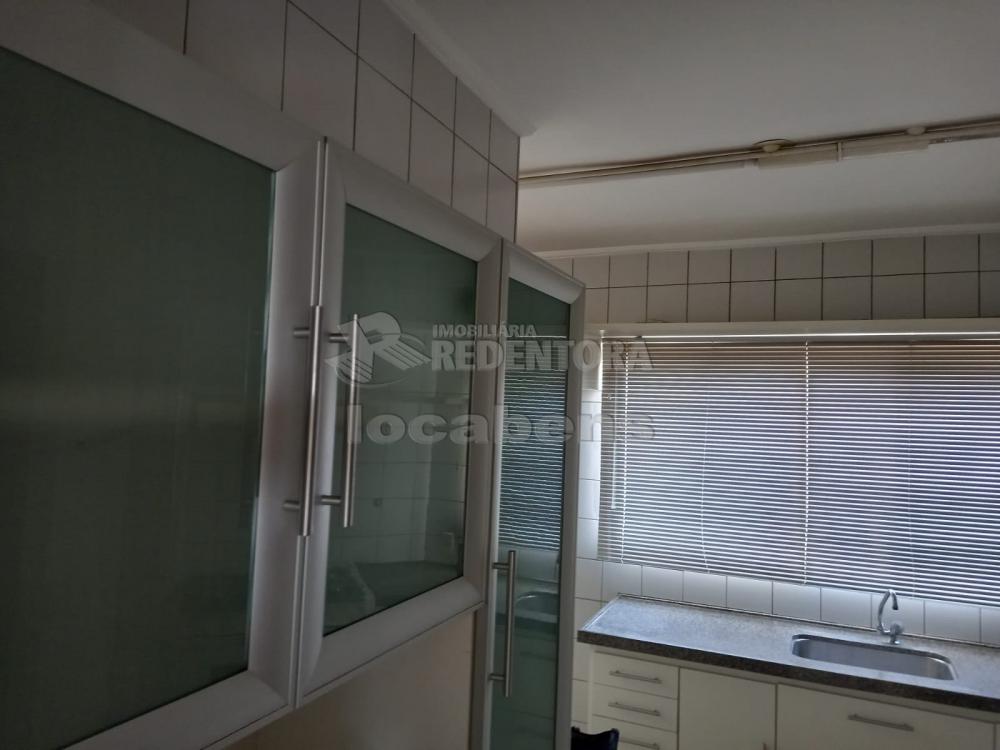 Alugar Apartamento / Padrão em São José do Rio Preto R$ 1.950,00 - Foto 15