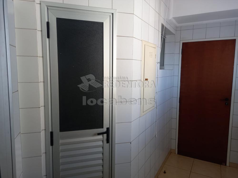 Alugar Apartamento / Padrão em São José do Rio Preto R$ 1.950,00 - Foto 17