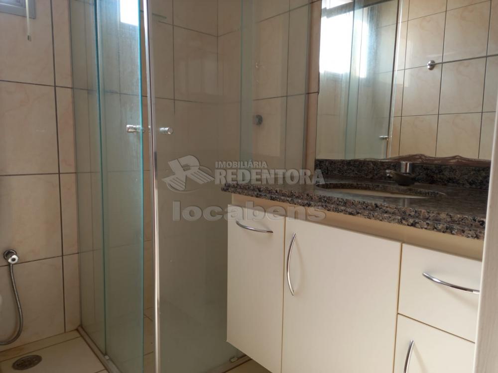 Alugar Apartamento / Padrão em São José do Rio Preto R$ 1.950,00 - Foto 32