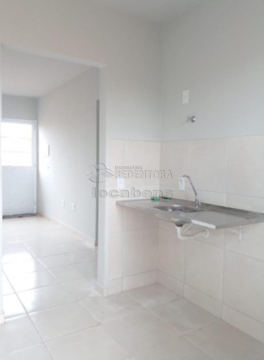 Alugar Casa / Padrão em São José do Rio Preto R$ 750,00 - Foto 4