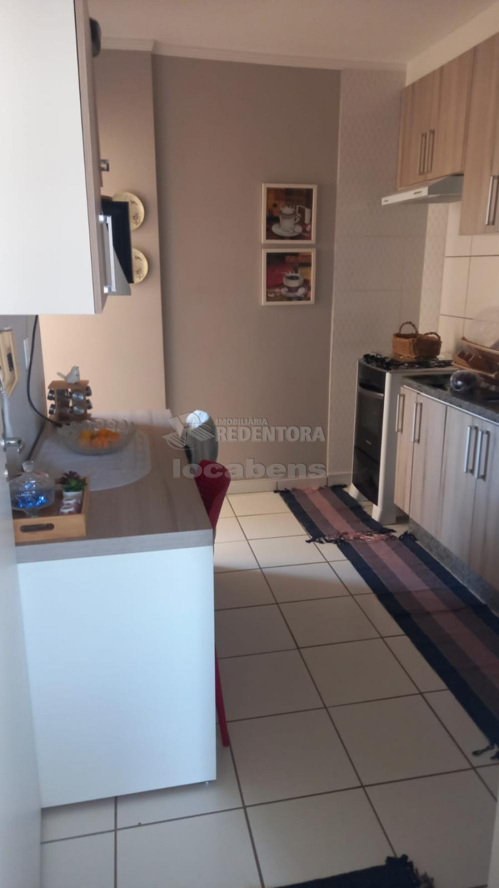 Comprar Apartamento / Padrão em São José do Rio Preto R$ 350.000,00 - Foto 2