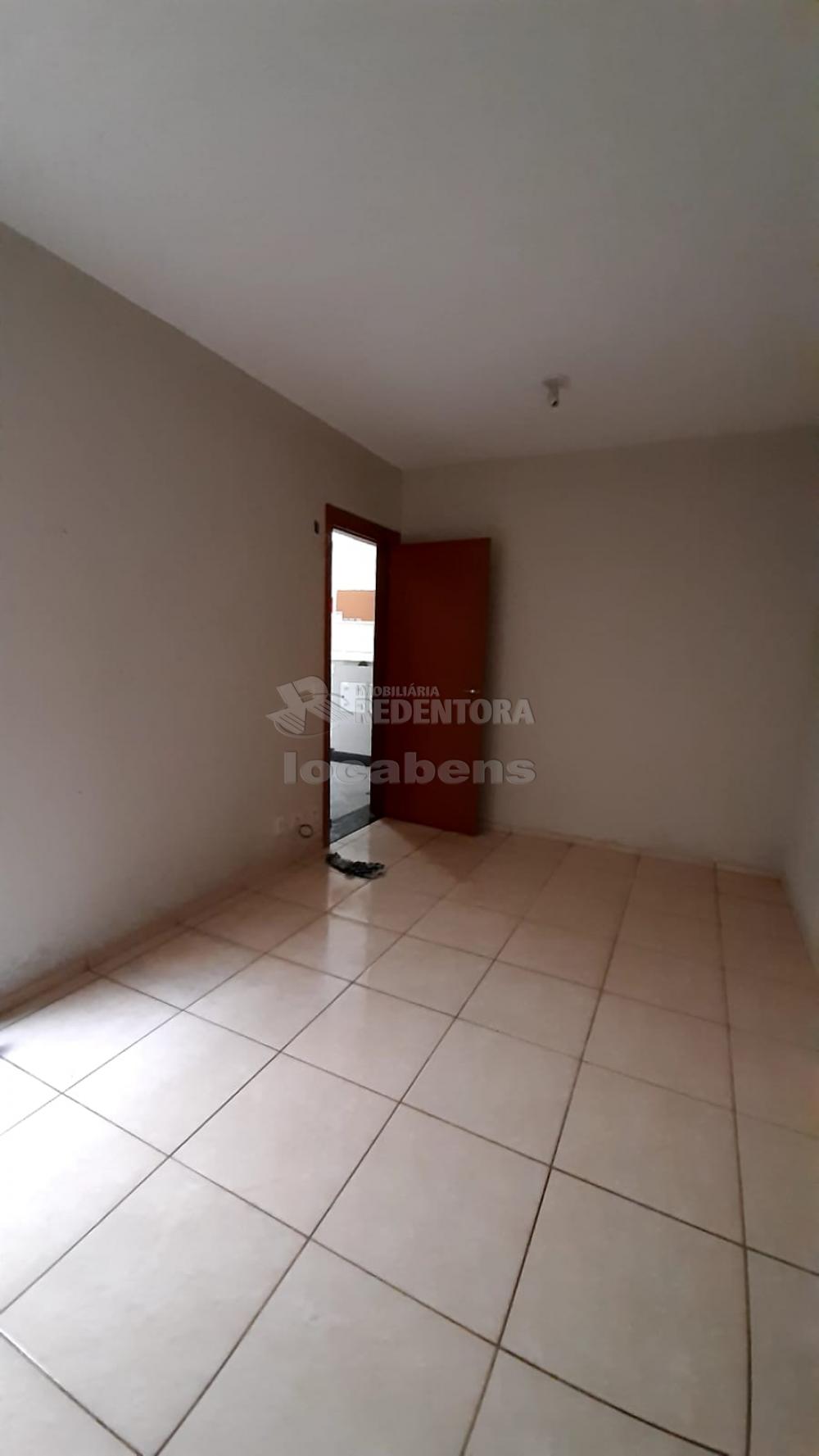 Comprar Apartamento / Padrão em São José do Rio Preto R$ 180.000,00 - Foto 1