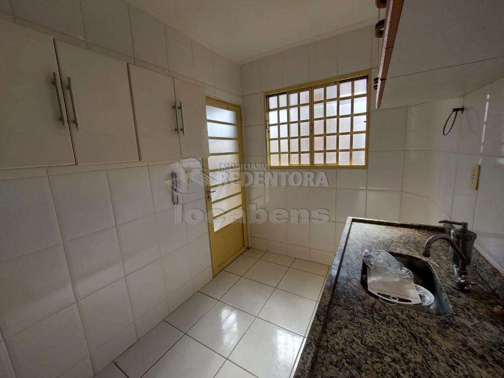 Comprar Apartamento / Padrão em São José do Rio Preto R$ 230.000,00 - Foto 3