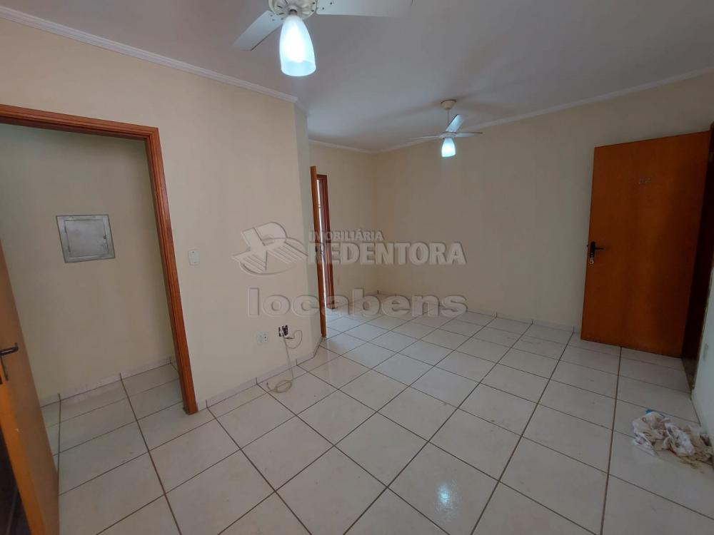 Comprar Apartamento / Padrão em São José do Rio Preto R$ 230.000,00 - Foto 2