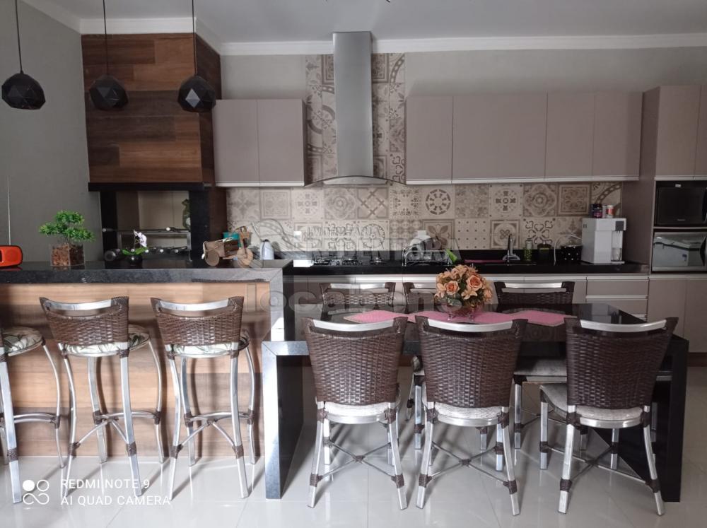 Casa à venda com 2 quartos, 200m² - Foto 1
