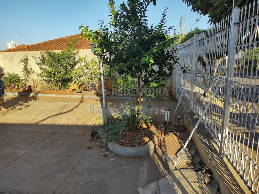 Alugar Casa / Padrão em São José do Rio Preto R$ 2.000,00 - Foto 17