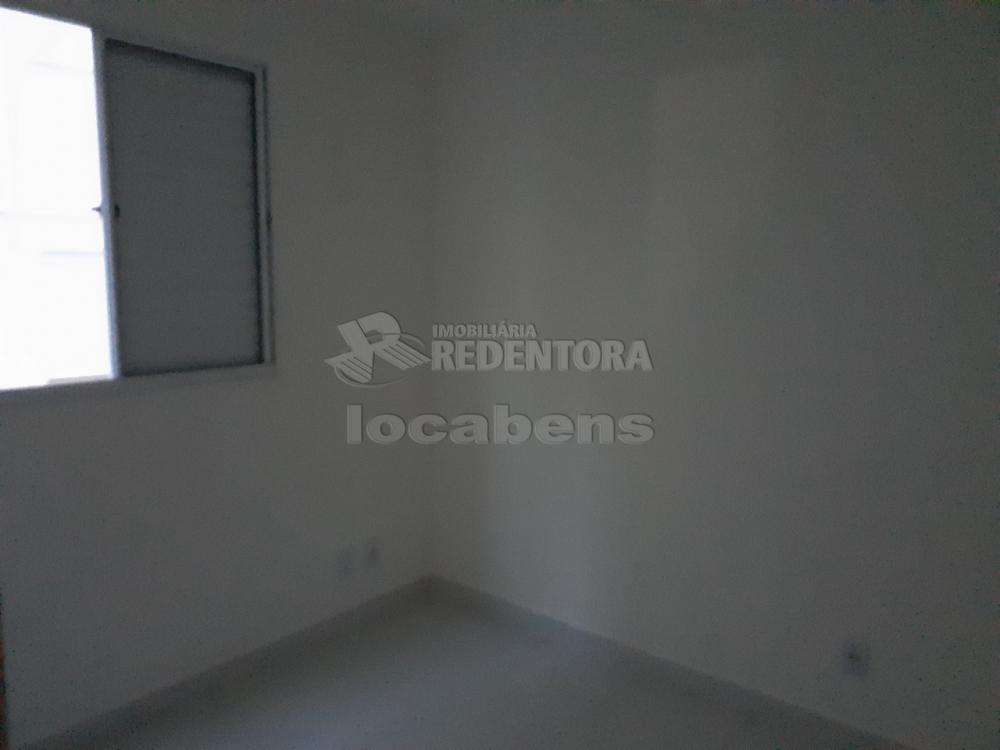 Comprar Apartamento / Padrão em São José do Rio Preto R$ 230.000,00 - Foto 2