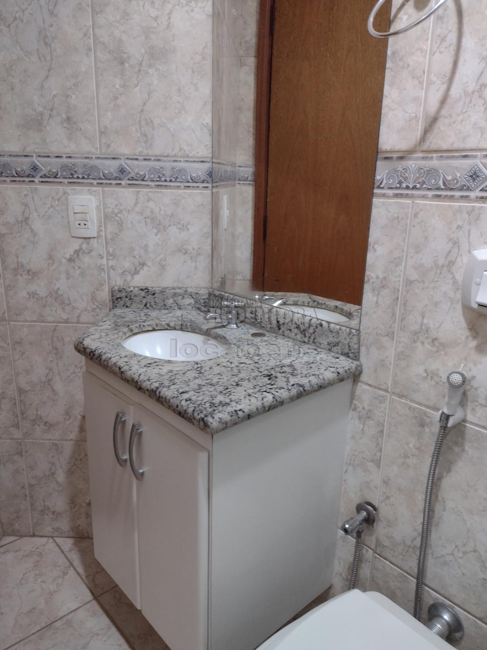 Alugar Apartamento / Padrão em São José do Rio Preto R$ 1.500,00 - Foto 13