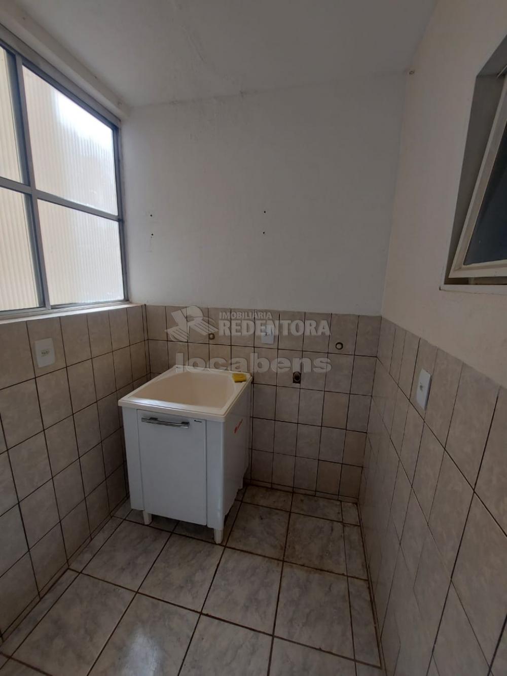 Alugar Apartamento / Padrão em São José do Rio Preto R$ 1.100,00 - Foto 12