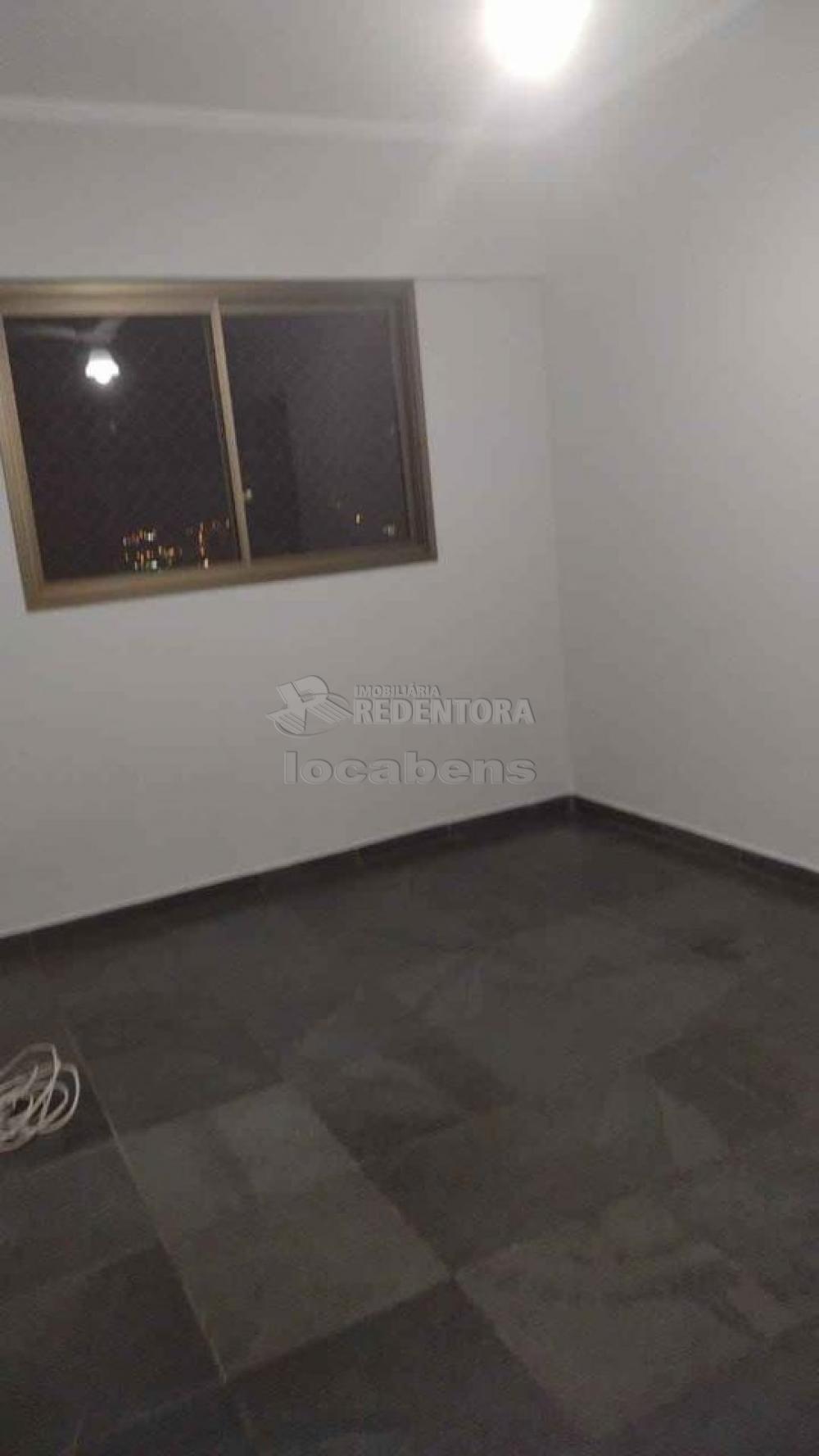 Alugar Apartamento / Padrão em São José do Rio Preto R$ 1.250,00 - Foto 2