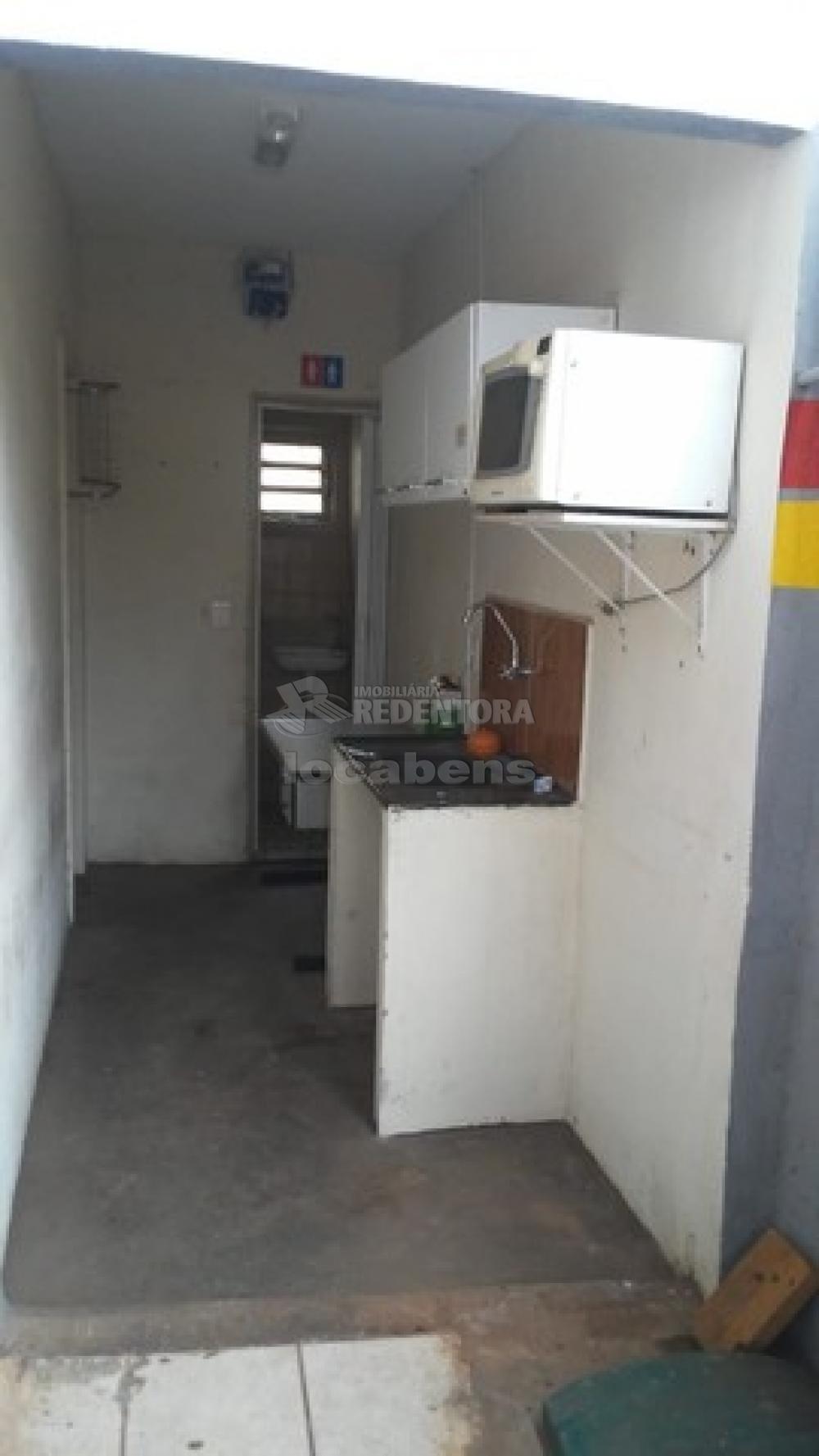 Alugar Comercial / Salão em São José do Rio Preto R$ 1.850,00 - Foto 4