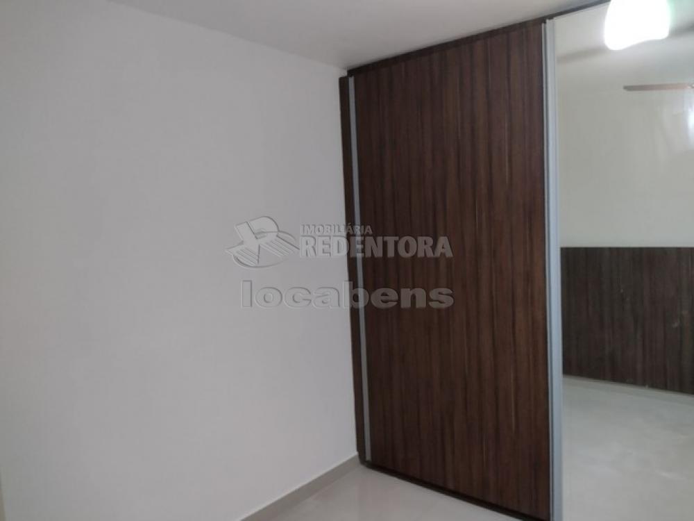 Comprar Apartamento / Padrão em São José do Rio Preto R$ 300.000,00 - Foto 11
