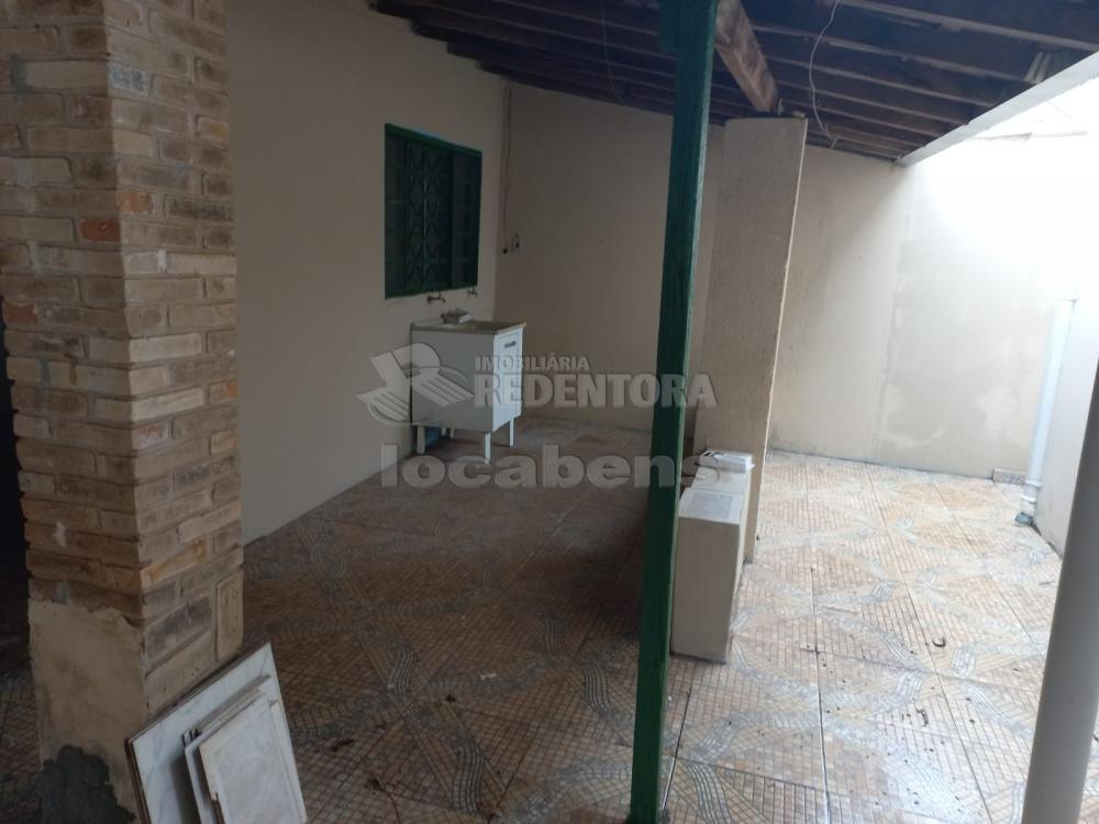 Alugar Casa / Padrão em São José do Rio Preto R$ 1.200,00 - Foto 2