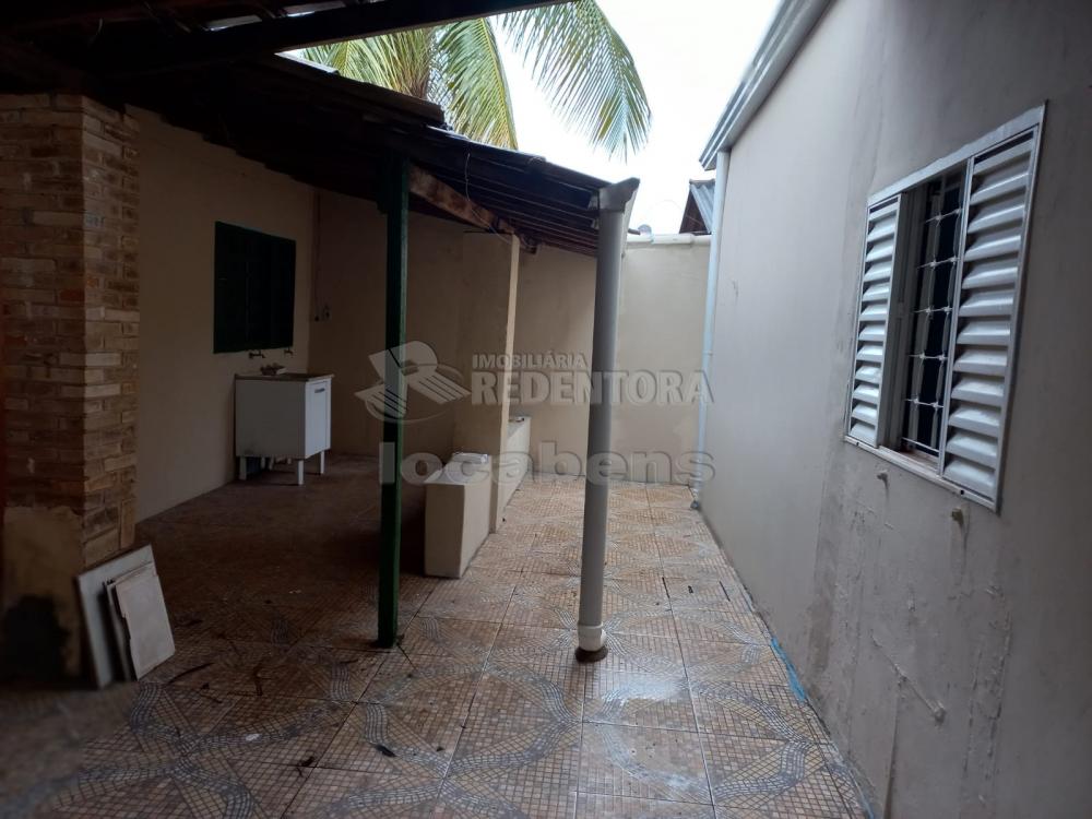 Alugar Casa / Padrão em São José do Rio Preto R$ 1.200,00 - Foto 3