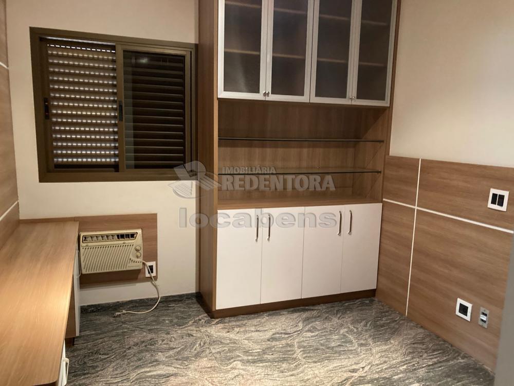 Alugar Apartamento / Padrão em São José do Rio Preto R$ 2.100,00 - Foto 7