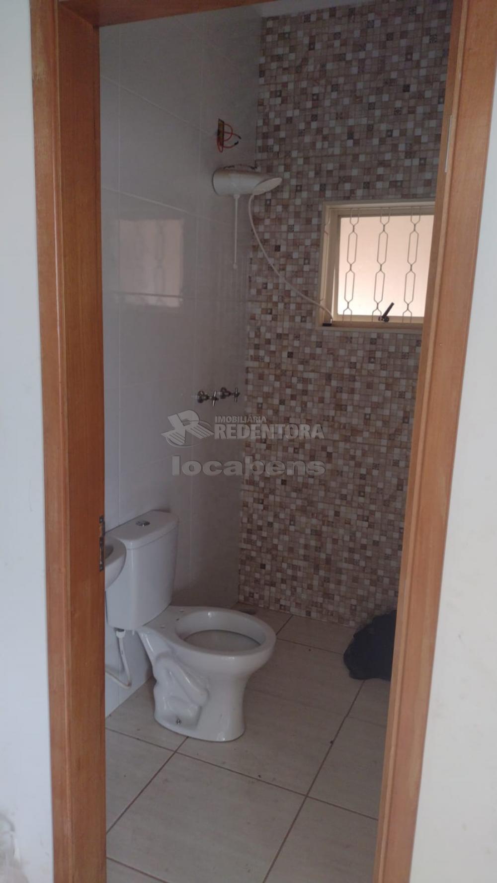 Comprar Casa / Padrão em São José do Rio Preto R$ 230.000,00 - Foto 4