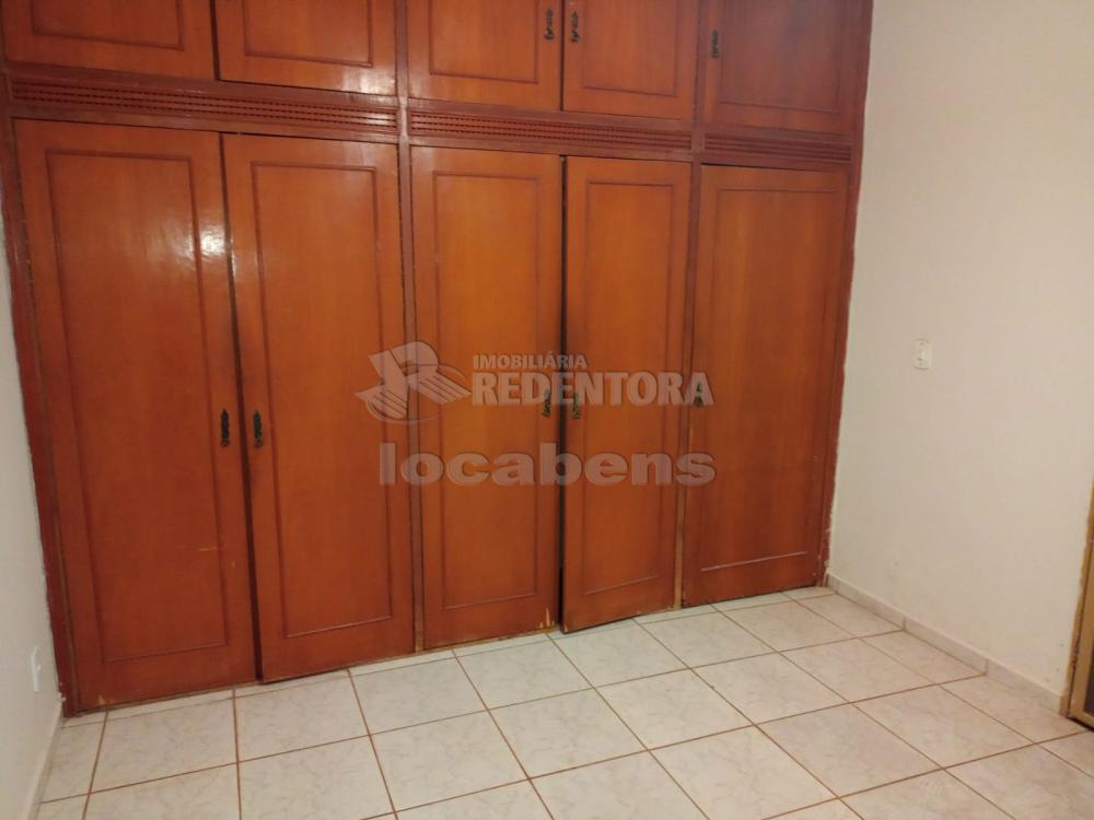 Alugar Casa / Padrão em São José do Rio Preto R$ 2.500,00 - Foto 13