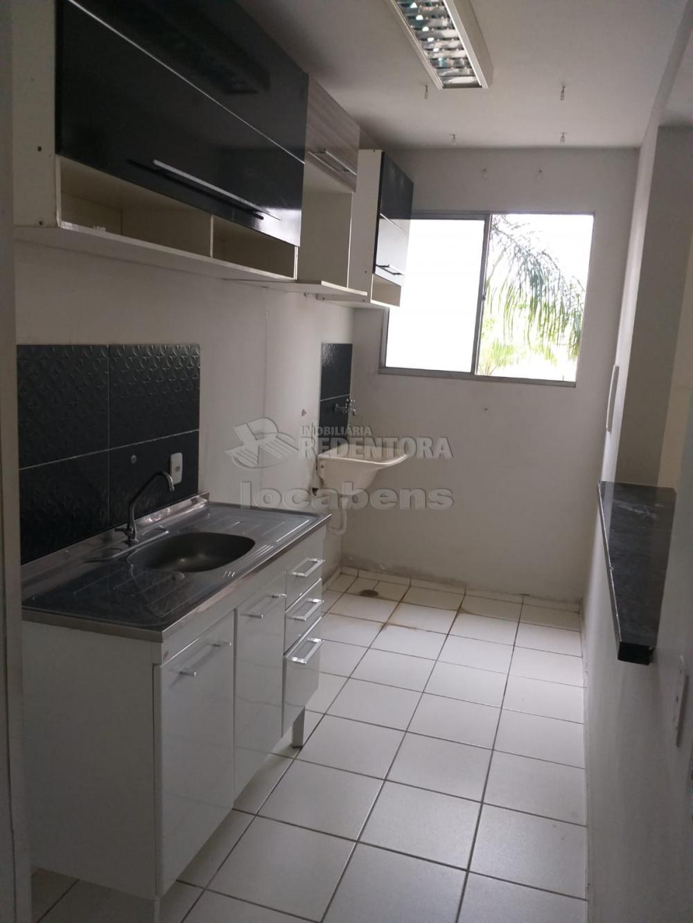 Comprar Apartamento / Padrão em São José do Rio Preto R$ 180.000,00 - Foto 1