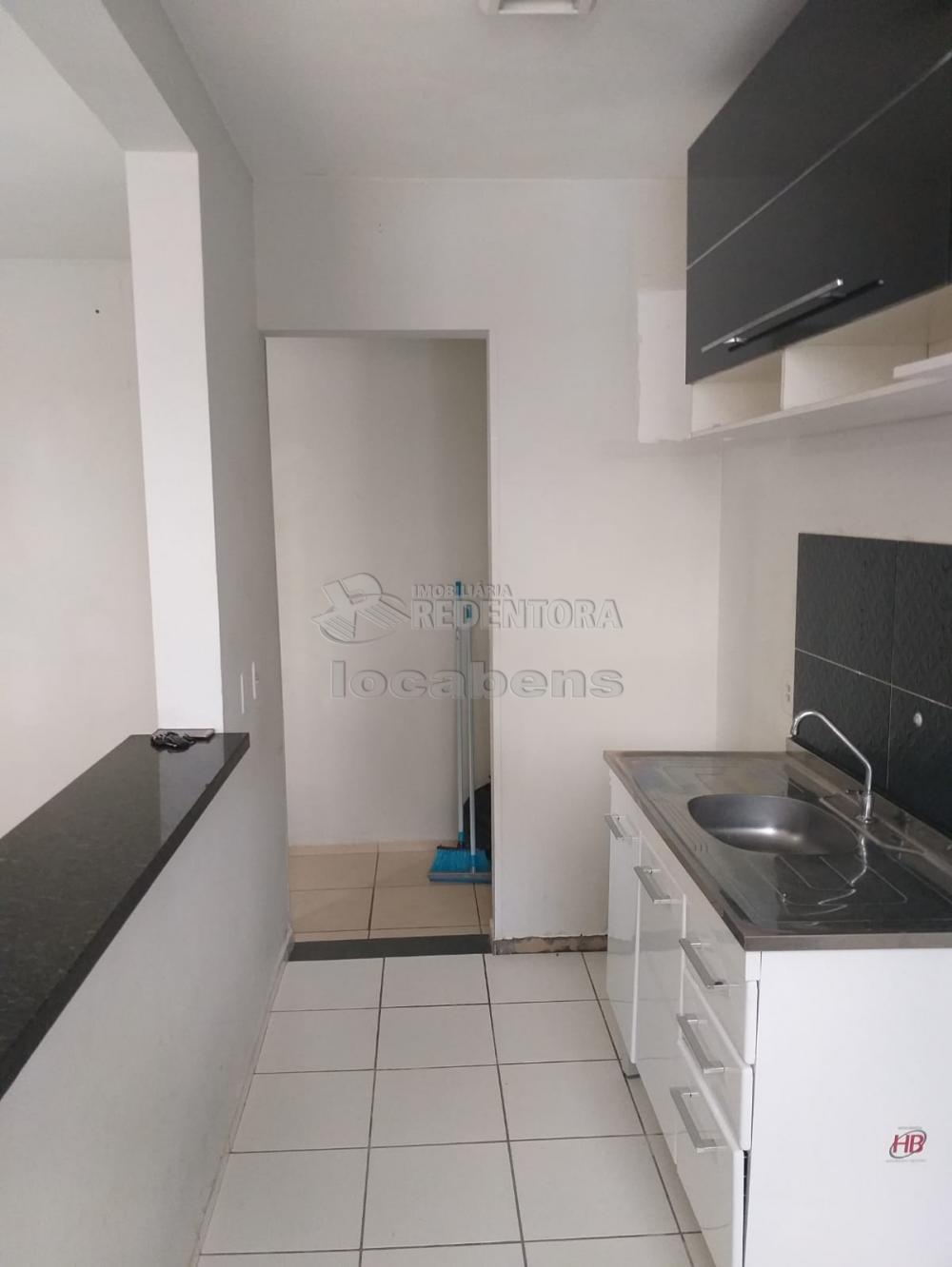 Comprar Apartamento / Padrão em São José do Rio Preto R$ 180.000,00 - Foto 2