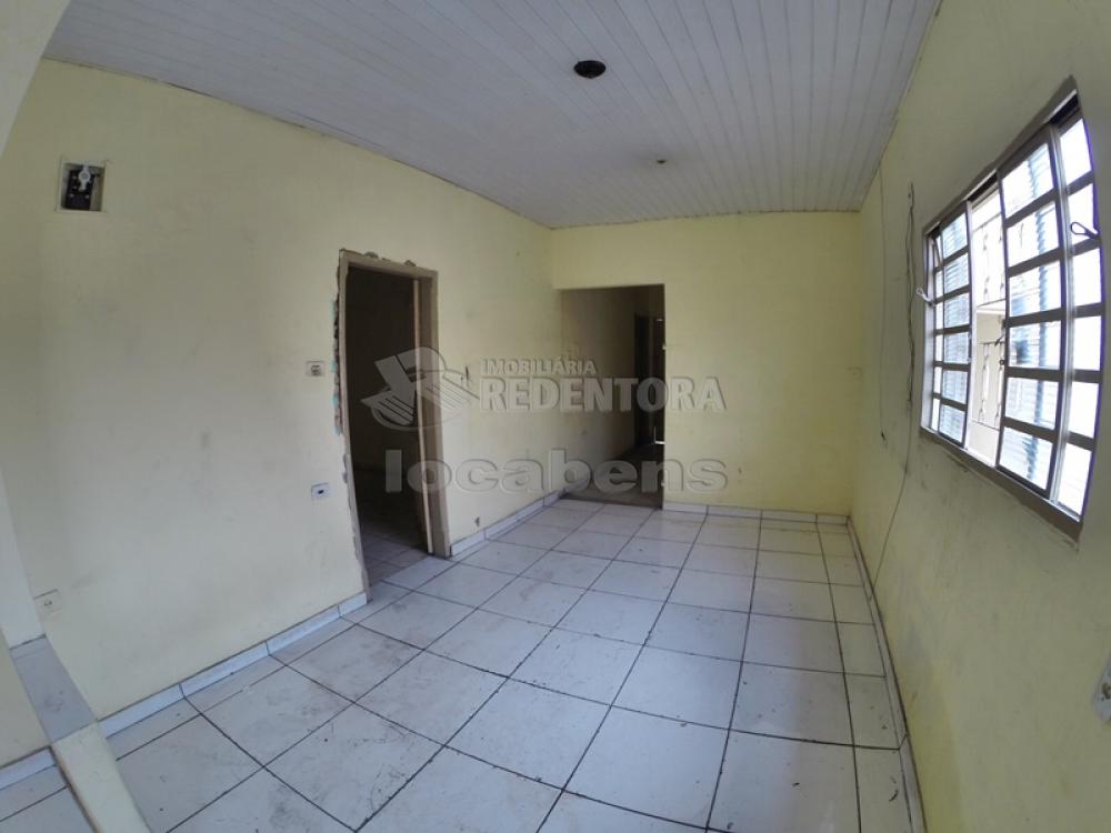 Alugar Casa / Padrão em São José do Rio Preto R$ 1.300,00 - Foto 3