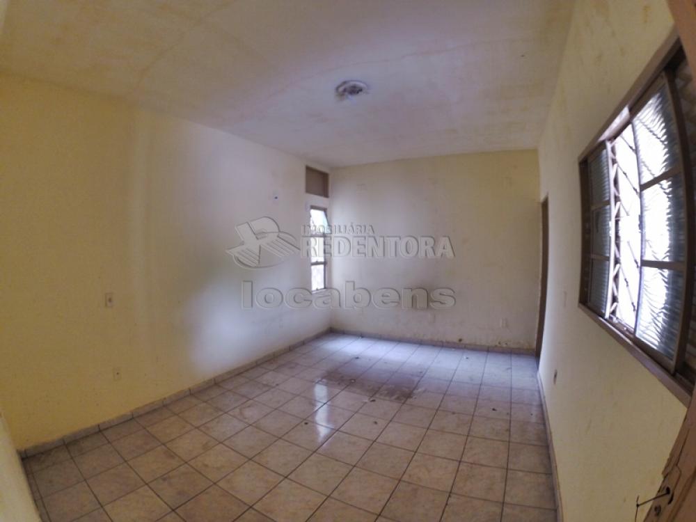 Alugar Casa / Padrão em São José do Rio Preto R$ 1.300,00 - Foto 9