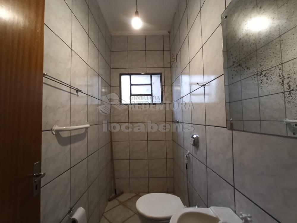 Alugar Casa / Padrão em São José do Rio Preto R$ 1.300,00 - Foto 5