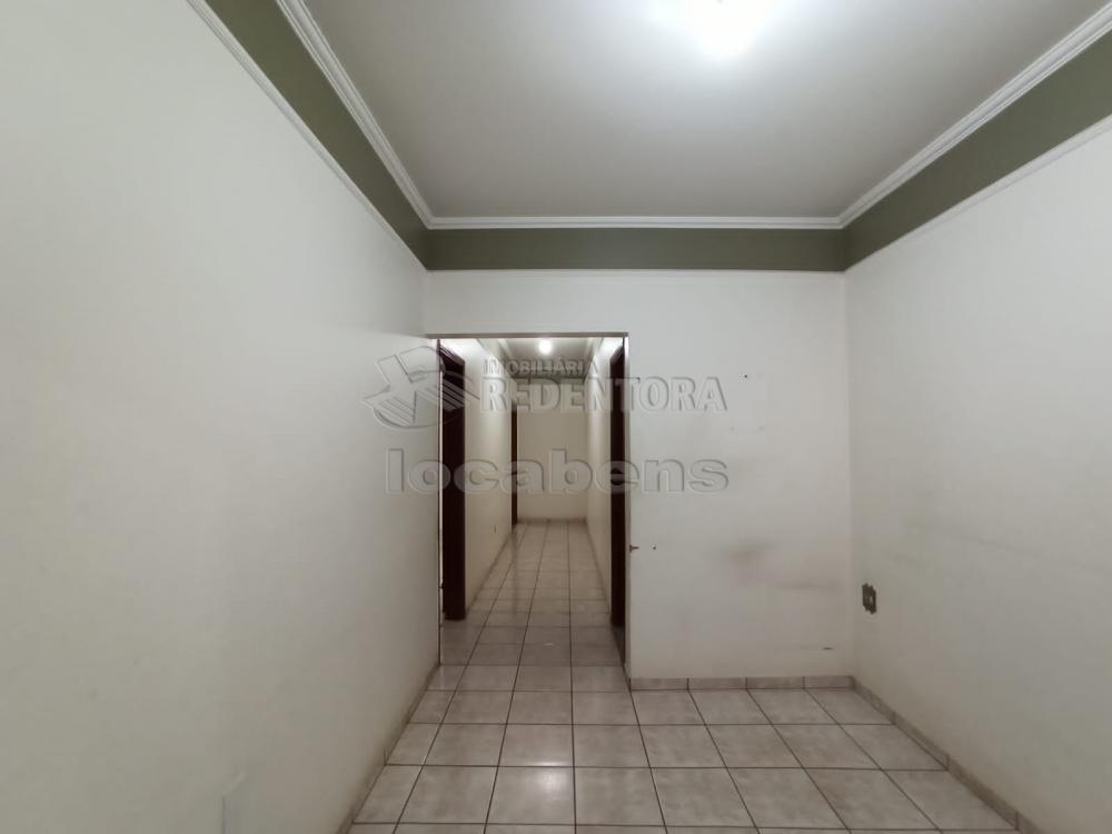 Alugar Casa / Padrão em São José do Rio Preto R$ 1.300,00 - Foto 9