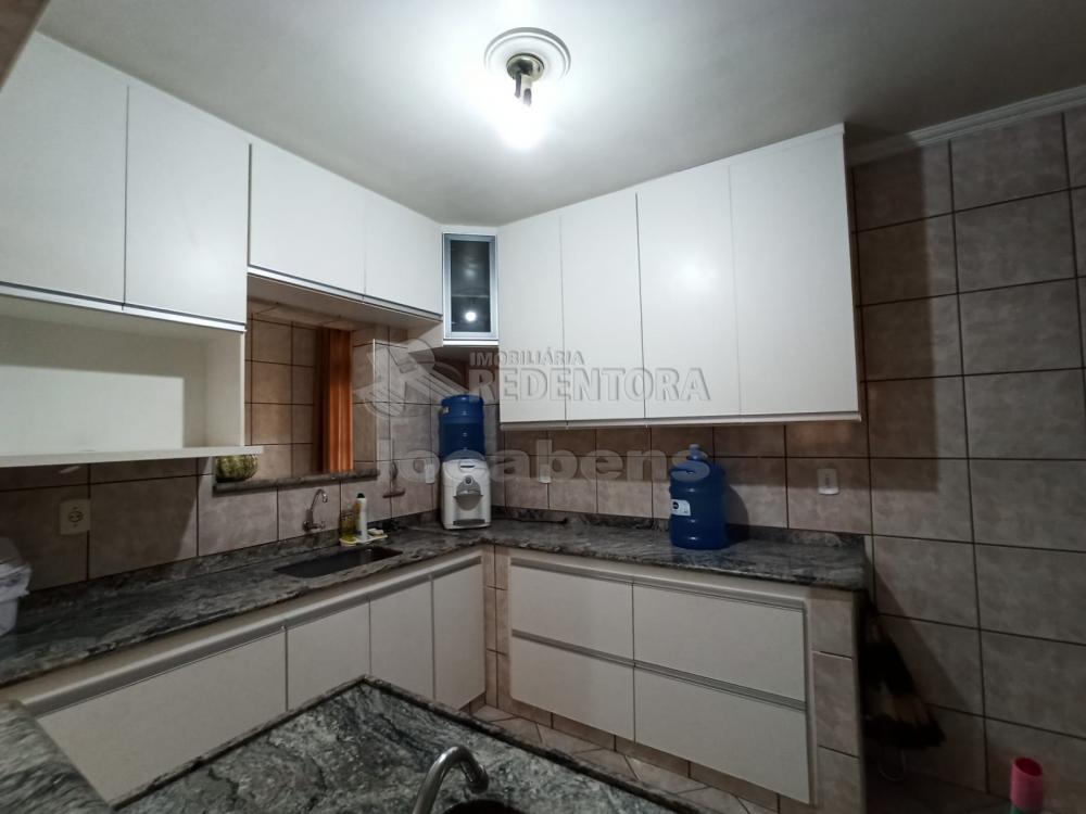 Alugar Casa / Padrão em São José do Rio Preto R$ 1.300,00 - Foto 2