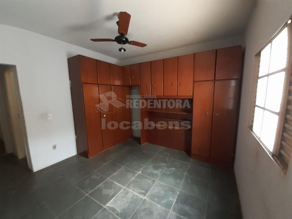 Alugar Casa / Padrão em São José do Rio Preto R$ 1.200,00 - Foto 14