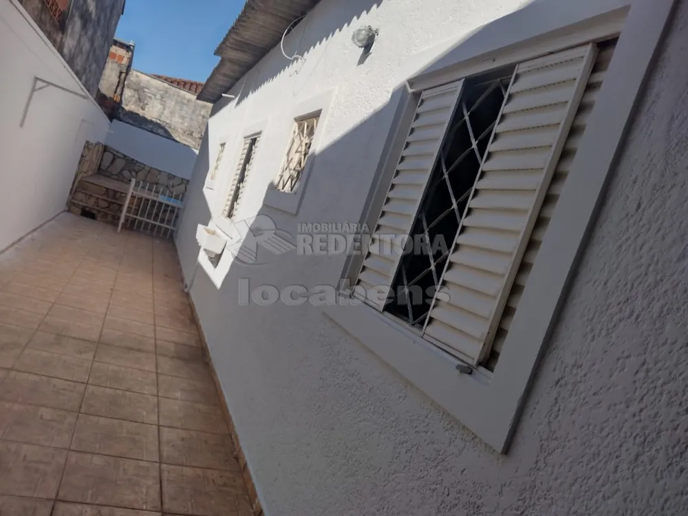 Alugar Casa / Padrão em São José do Rio Preto R$ 1.200,00 - Foto 17