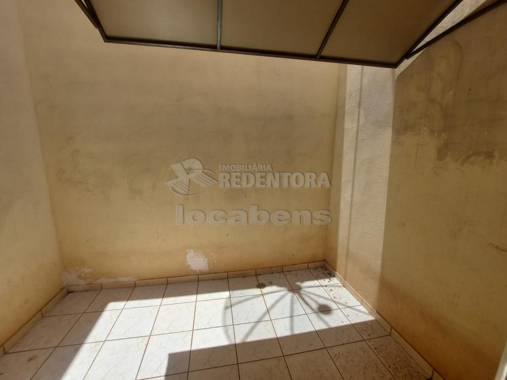 Alugar Casa / Padrão em São José do Rio Preto R$ 1.200,00 - Foto 13