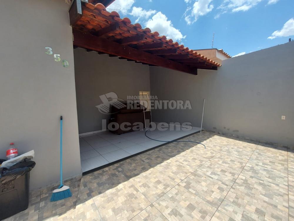 Alugar Casa / Padrão em São José do Rio Preto R$ 1.200,00 - Foto 1